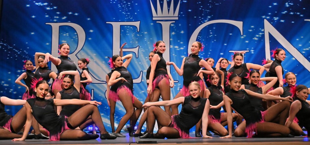 Large dancer group - Reign Dance